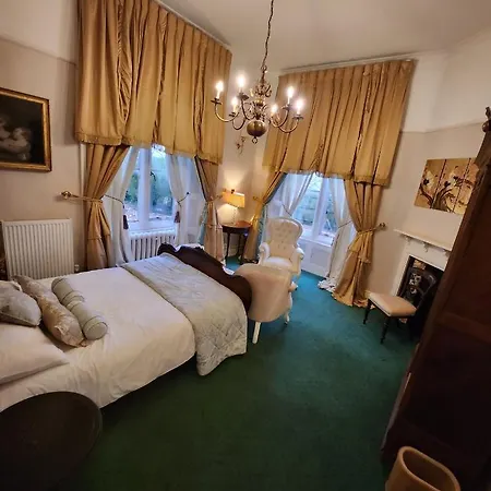The Gothic Mansion Guest house Bristol